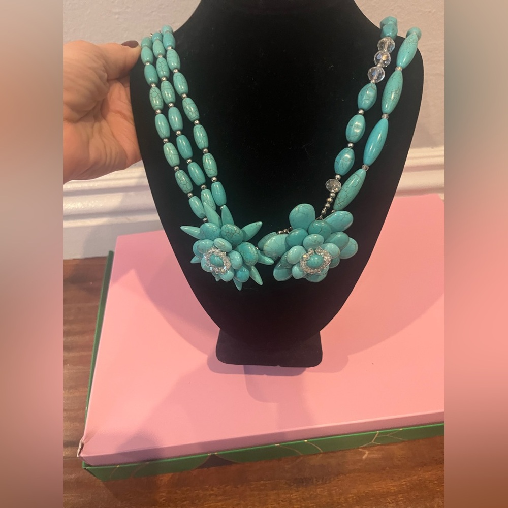 Elegant and unique Turquoise Beaded Necklace